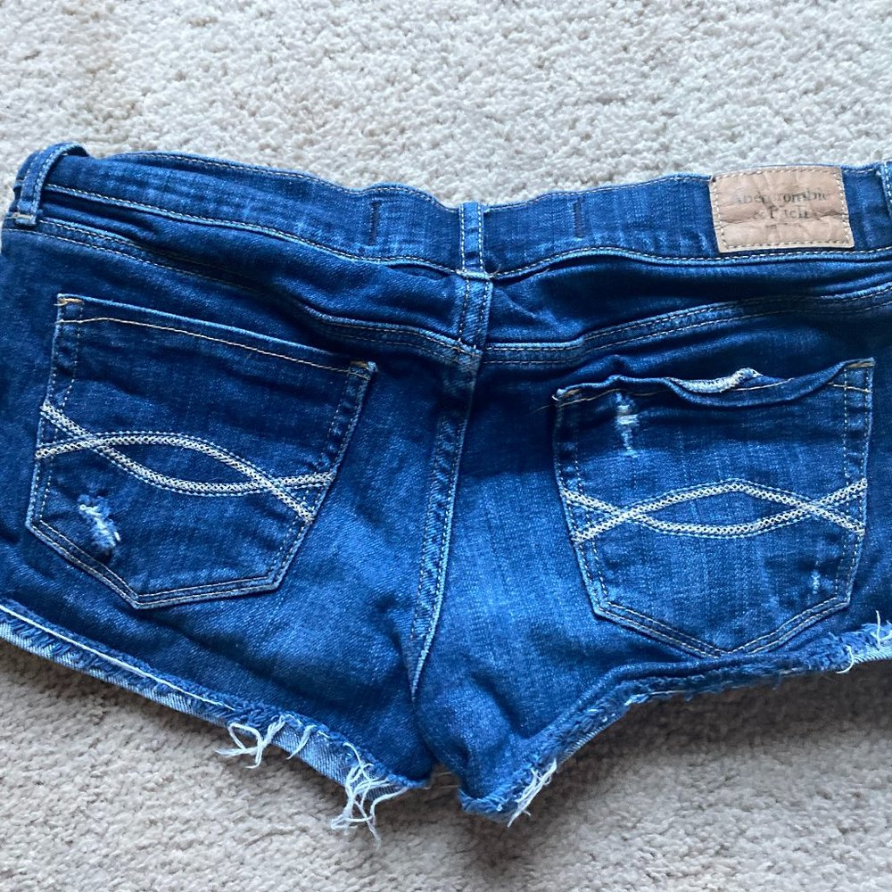 Shorts - Picture 3 of 4